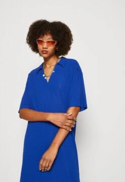 Monki Robe En Jersey - Bright Cobolt Blue -Vêtements Boutique 05cdef344d4b4abea80138cd3a4a5632