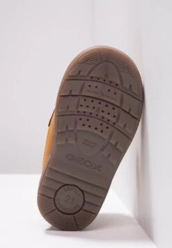 Geox Hynde Boy Wpf - Bottes De Neige - Biscuit 13 Geox Hynde Boy Wpf - Bottes De Neige - Biscuit -Vêtements Boutique 128e7ab349f045cc94e8839b6a6bcc68