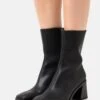 Monki Bottines - Black Dark -Vêtements Boutique 215545f310b84c31bcdc1b6d5a9b3a66