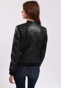 Lee Cooper Leather Jacket With Round Collar - 2 Zipped Side Pockets - - Veste En Cuir - Black -Vêtements Boutique 246f34e7cb9347678c37631bfa919fd5