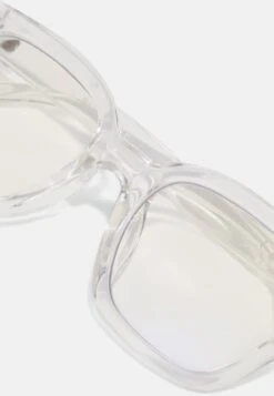 Pier One Unisex - Lunettes Anti-Lumière Bleue - Transparent -Vêtements Boutique 27a2af2bc254429b93a7d4057ddd01f5