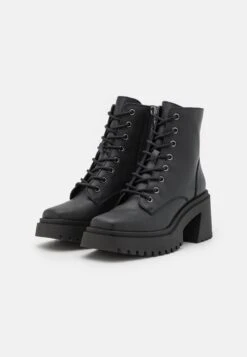 Steve Madden Bottines - Black -Vêtements Boutique 2ae56ff6ba414baca7f298b4cc75402e