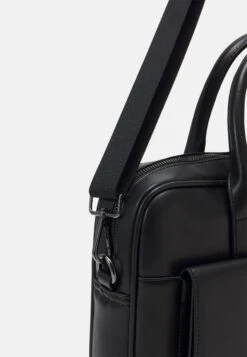 Pier One Unisex - Sac Ordinateur - Black -Vêtements Boutique 2e5d035986c14651ade5191be54cd159