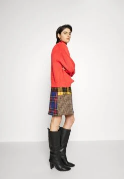 DRYKORN Tildi - Pullover - Orange -Vêtements Boutique 3b42ee1ad29249c59f20df2ed4383eab