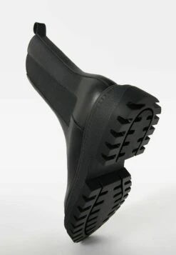 BERSHKA Flat With Elastic Gores - Boots À Talons - Black 12 BERSHKA Flat With Elastic Gores - Boots À Talons - Black -Vêtements Boutique 73bedb1b10234ae1a0e3183e44674d06