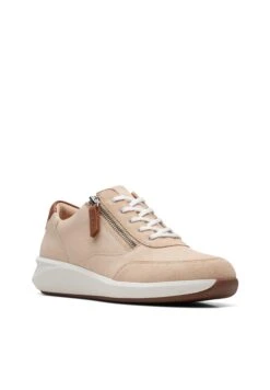 Clarks Baskets Basses - Off White -Vêtements Boutique 773bfbab5fce4a508428662f3a2594d1