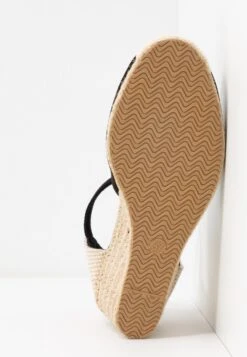 Escarpins Compensés - Black 15 Escarpins Compensés - Black -Vêtements Boutique 809af7ee1f5142cfbc867121ab4ff855