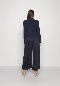 MICHAEL Michael Kors Fitted Db Crop Blazer - Blazer - Midnightblue 10 MICHAEL Michael Kors Fitted Db Crop Blazer - Blazer - Midnightblue -Vêtements Boutique a6d876420f504a81a4fd53ac045f9d7d