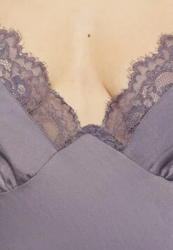 Anna Field Chemise De Nuit / Nuisette - Grey 11 Anna Field Chemise De Nuit / Nuisette - Grey -Vêtements Boutique a9dd8408f5664418a47052580a134c10