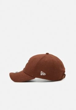 NEW ERA Unisex - Casquette - Bordeaux -Vêtements Boutique bbb53ef8ffd24e58bf66dcfdd652dfc8