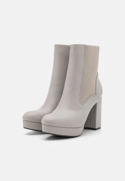 Bottines À Plateau - Grey -Vêtements Boutique d4f8b42eaac44e12a3d8df6a74ae442d