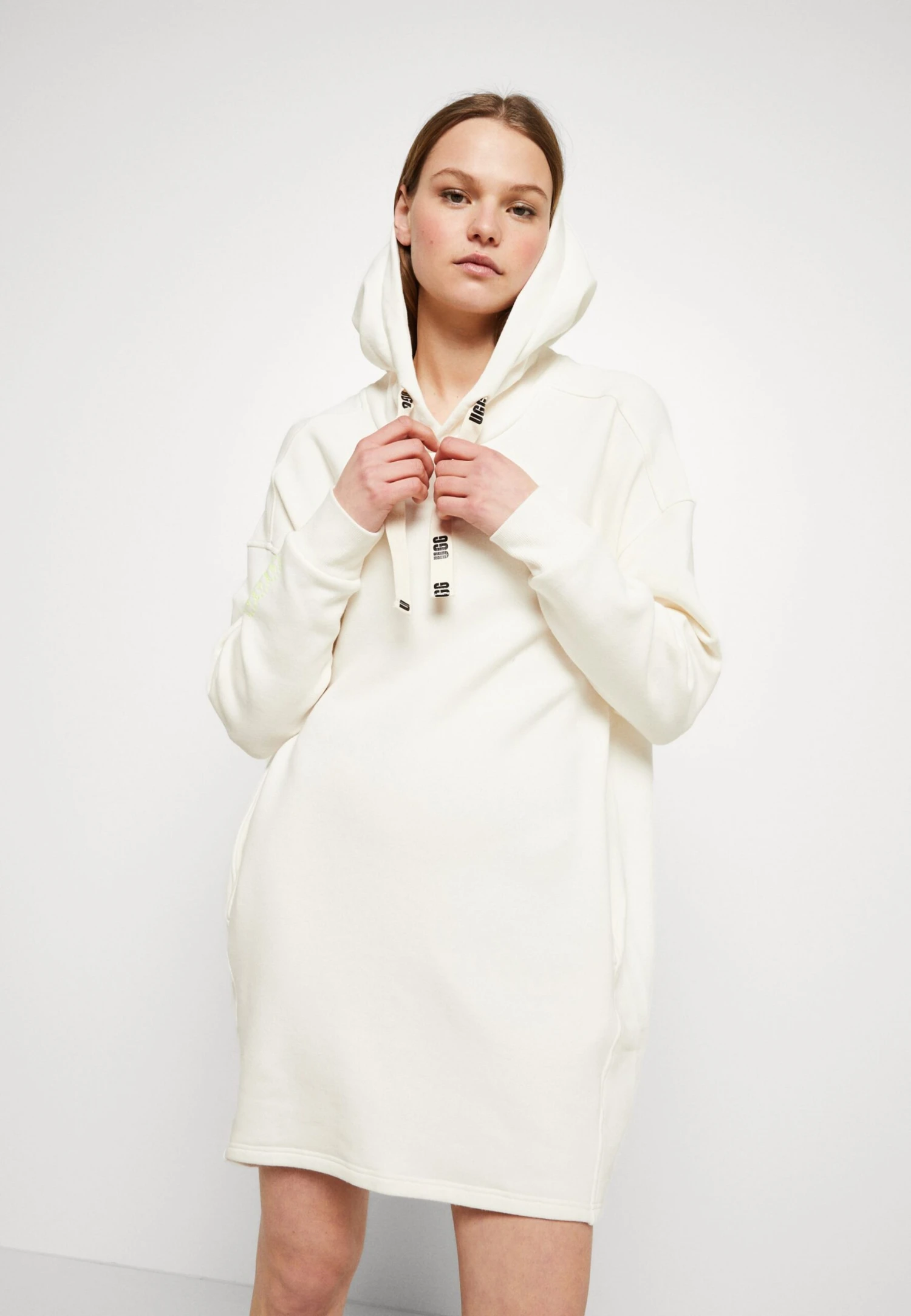 Ugg Aderyn Hoodie Dress - Robe De Jour - Nimbus 6 Ugg Aderyn Hoodie Dress - Robe De Jour - Nimbus – Image 4