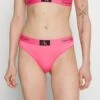 CALVIN KLEIN UNDERWEAR Modern Thong - String - Cerise Lipstick 2 CALVIN KLEIN UNDERWEAR Modern Thong - String - Cerise Lipstick -Vêtements Boutique e0d100ae96de44d9ae01a3c69271f4f5