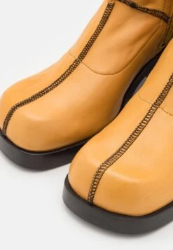 Miista Lois Boots - Bottes - Beige -Vêtements Boutique e3c619534b0647a8b927ef2615b888d8